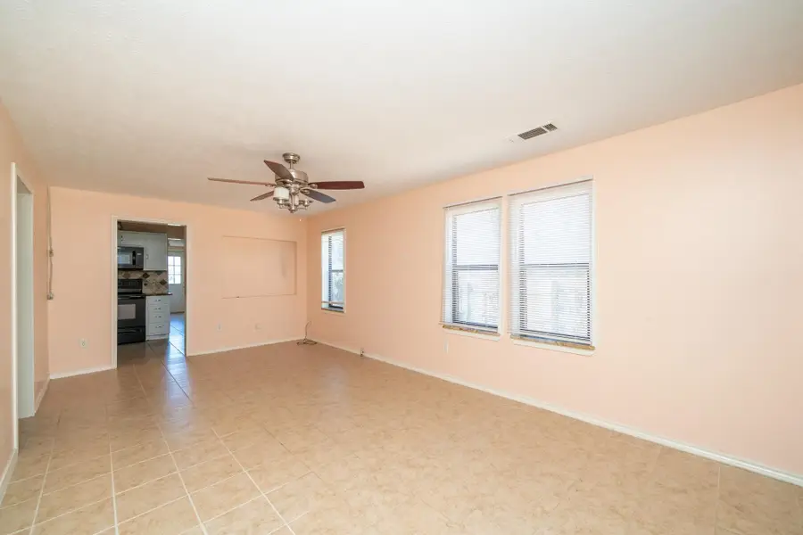 306 W Radio St, Longview, TX 75602 - Image #3