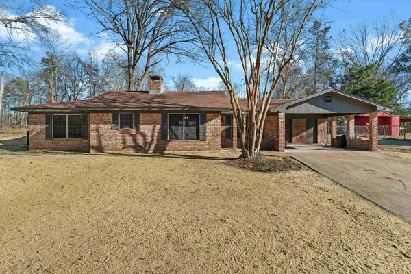 1414 Catalpa Street, Center, TX 75935