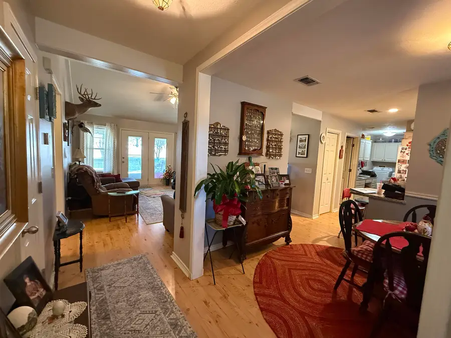 914 Woodson Dr, Caldwell, TX 77838-1373 - #3