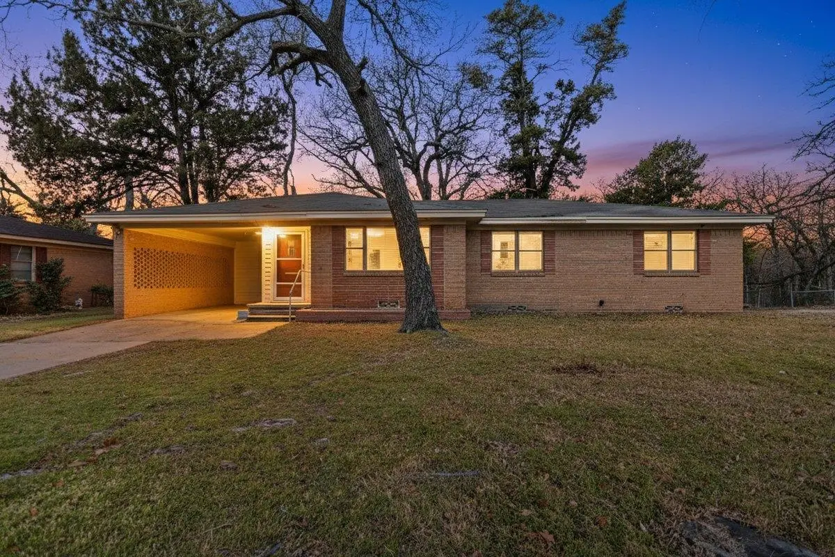 201 Woodbine Drive, Palestine, TX 75803 - #1