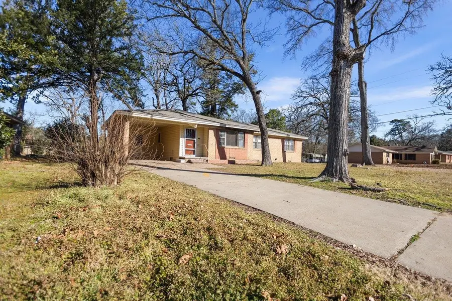 201 Woodbine Drive, Palestine, TX 75803 - #2