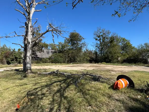 2102 Washington, Commerce, TX 75428