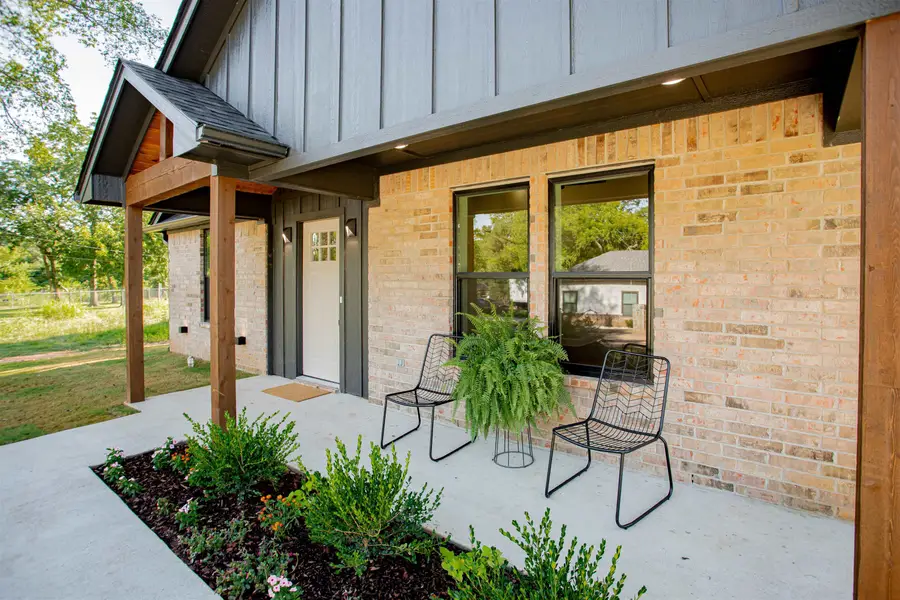 405 Short, Troup, TX 75789 - #2