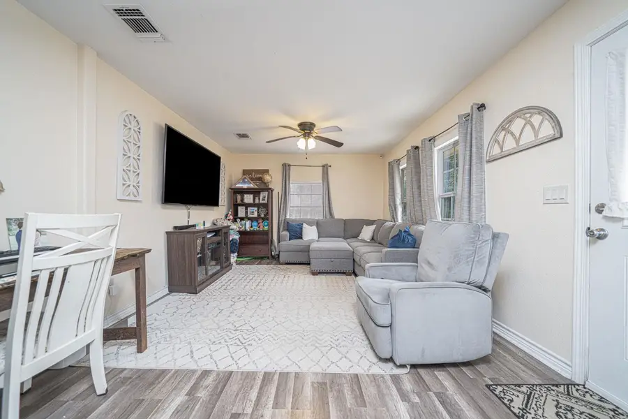 204 Hill St, Longview, TX 75605 - #2