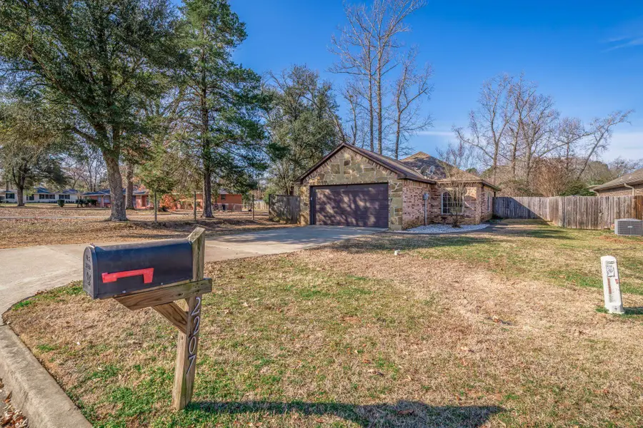 2207 Redbud St, Kilgore, TX 75662 - #2