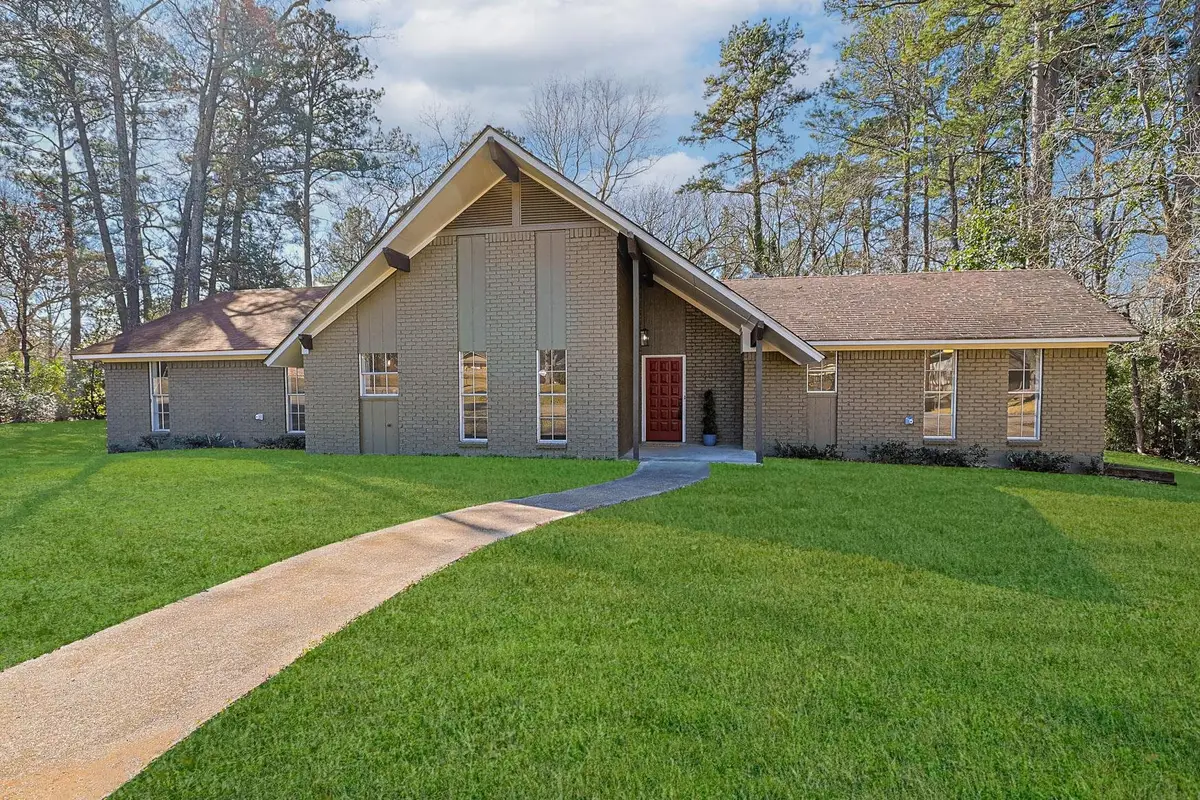 401 Kingsway Dr., Overton, TX 75684 - #1