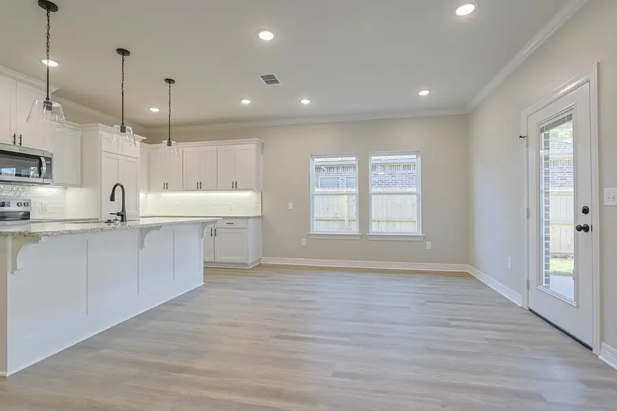 1201 Penny Ln., Kilgore, TX 75662 - #2