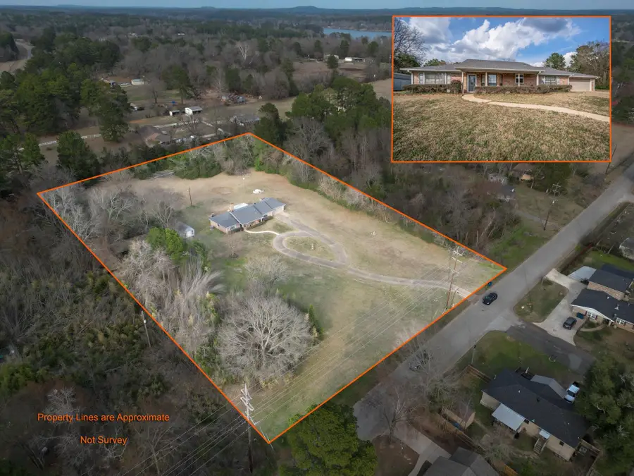 2808 W Gay Ave., Gladewater, TX 75647 - #2