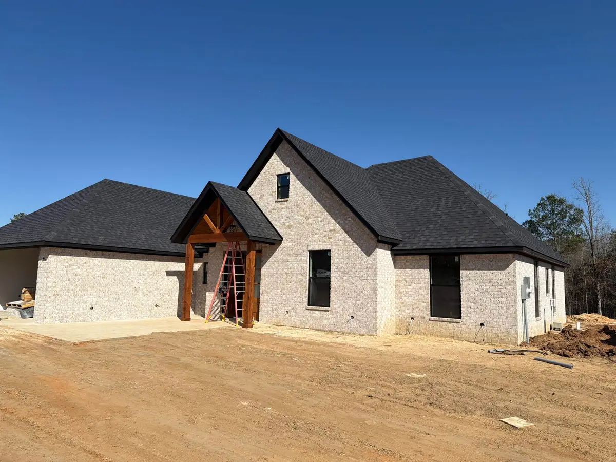 261 Big Oaks Rd, Kilgore, TX 75662 - #1