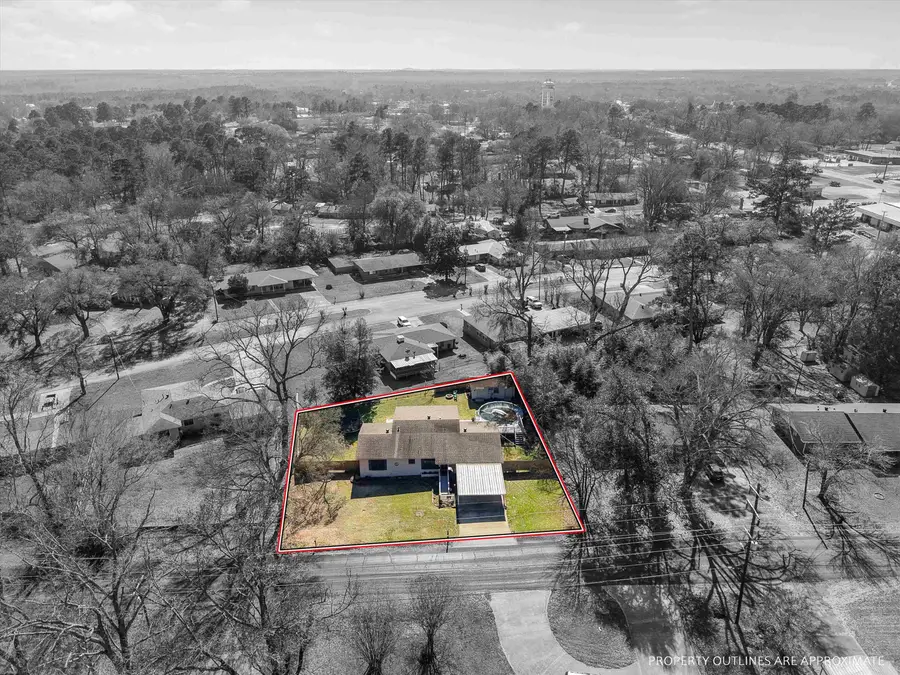 208 E Gay, Gladewater, TX 75647 - #2