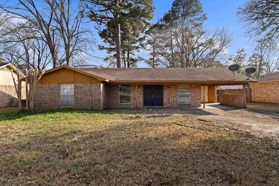 2606 Cedarcrest Dr., Marshall, TX 75672 - #2
