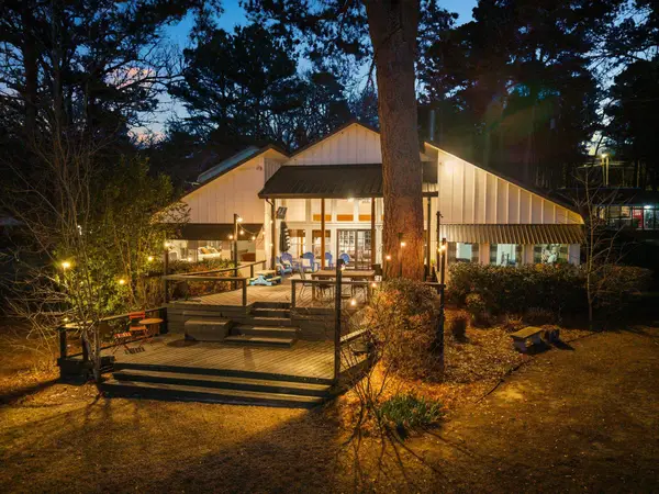 1805 E Lake Dr, Gladewater, TX 75647