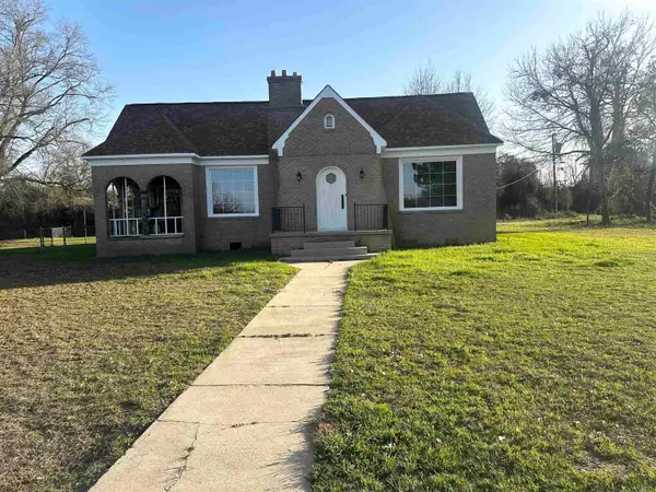 1406 E Main St., Atlanta, TX 75551