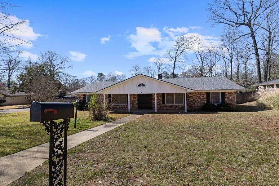 1601 Auburn Dr., Longview, TX 75601 - #2