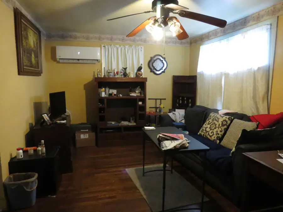 614 Dean St, Longview, TX 75602 - #3