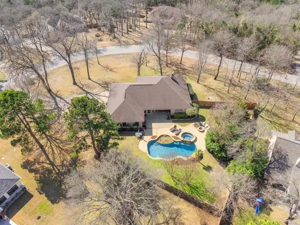 16687 Meadow Crest, Lindale, TX 75771