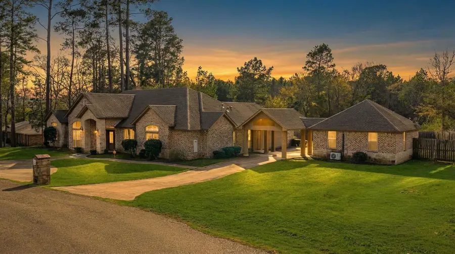 408 Gifford Ave, Daingerfield, TX 75638-2428 - #2