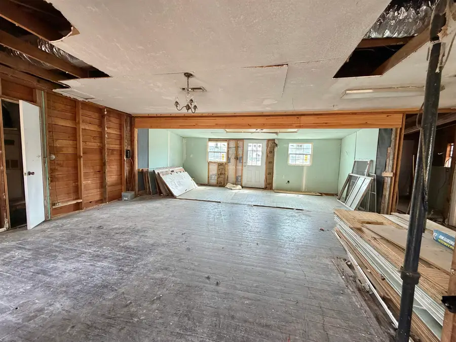 942 Omaha St, Omaha, TX 75571 - #3