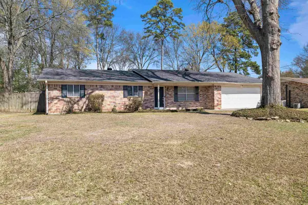 209 Sherwood Dr, Longview, TX 75605