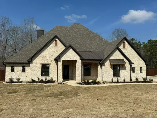 205 Thorn Briar Trail, Longview, TX 75602