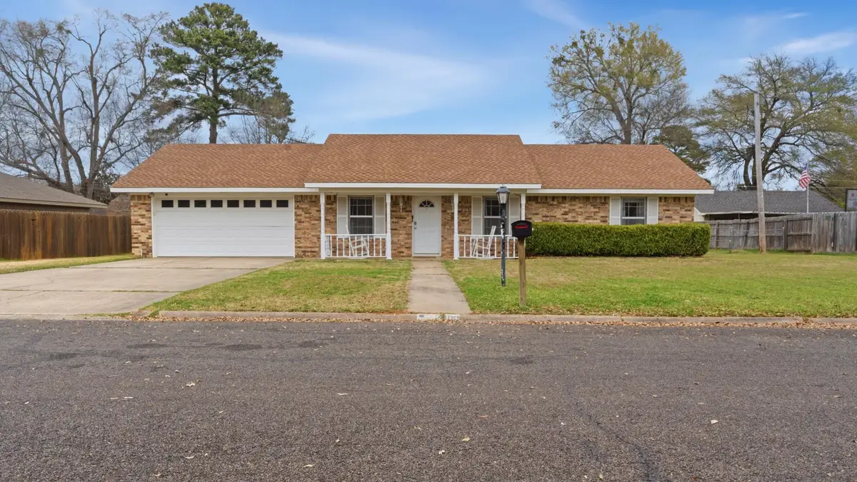 2903 Crestwood Ln, Kilgore, TX 75662 - #1