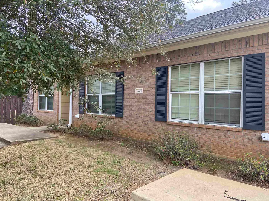 1620 Stanley Dr, Longview, TX 75604 - #2