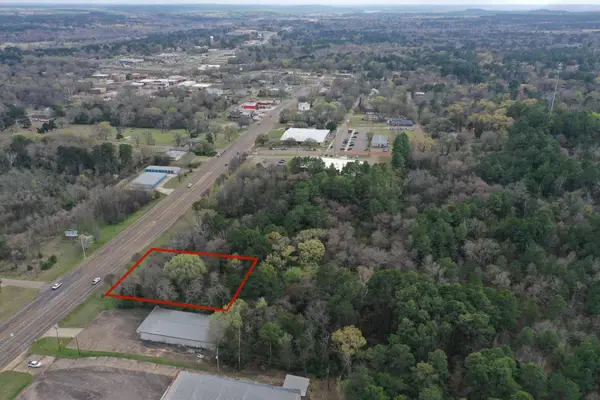 805 Broadnax, Daingerfield, TX 75638