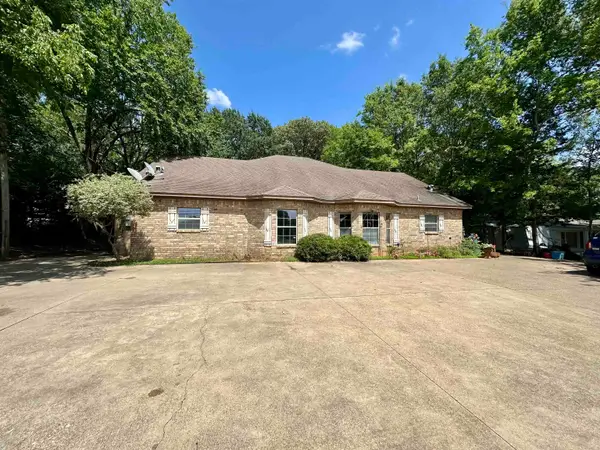 404 S White Oak Rd, White Oak, TX 75693-1500