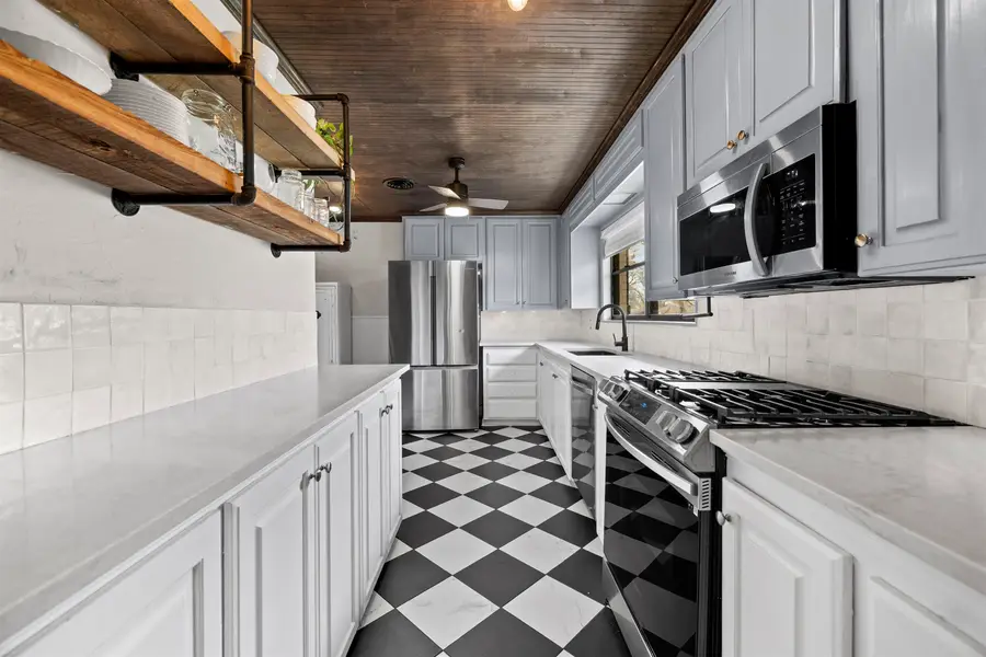 1902 Wimberly St, Longview, TX 75601 - #2