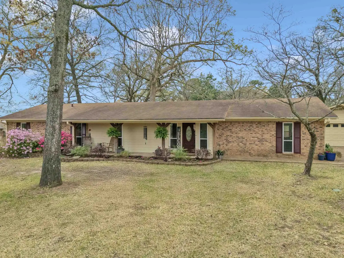 1915 Page One Rd, Longview, TX 75605 - #1