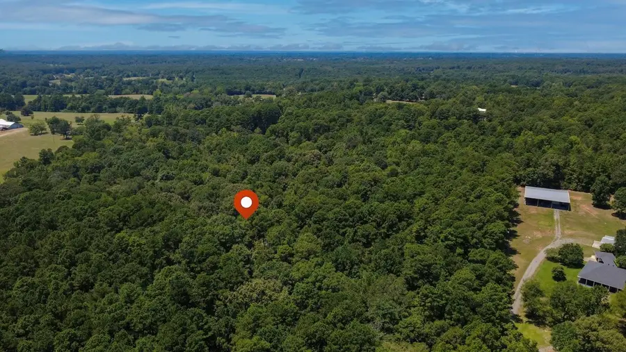 404 Country Club Rd, Hallsville, TX 75650 - #2