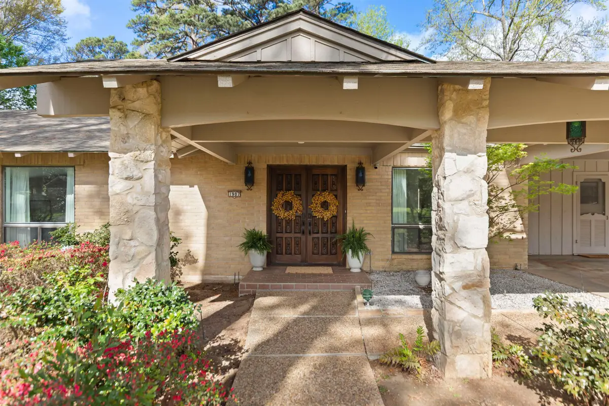 1907 N Tenth Street, Longview, TX 75601 - #1