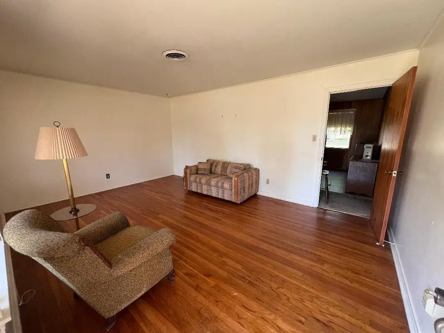 1010 W Garrison, Carthage, TX 75633 - #2