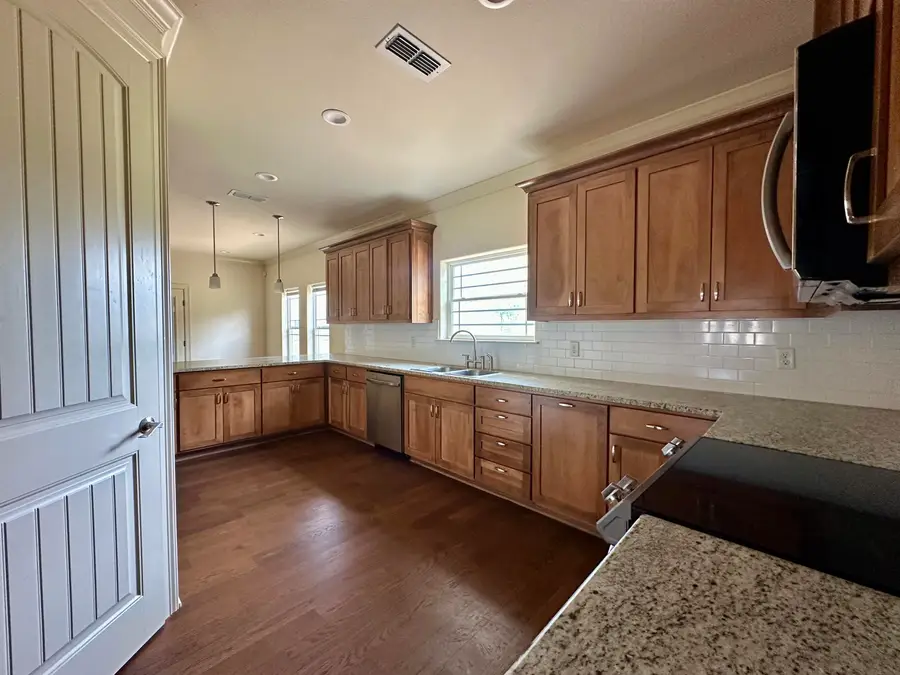 156 Terra LN, Longview, TX 75605 - #3