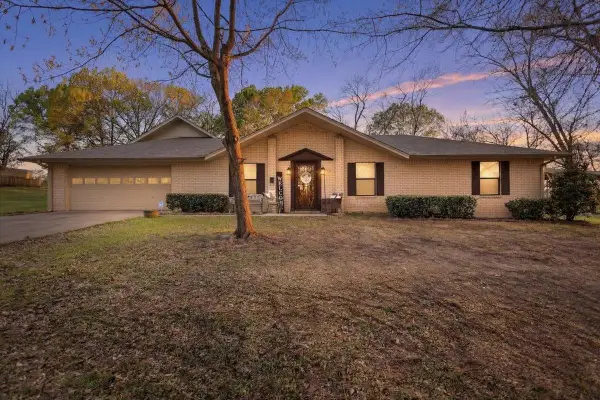 107 Galloway Ave, Naples, TX 75568