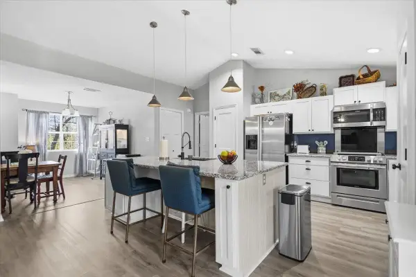 289 Acapulco Rd, Jefferson, TX 75657