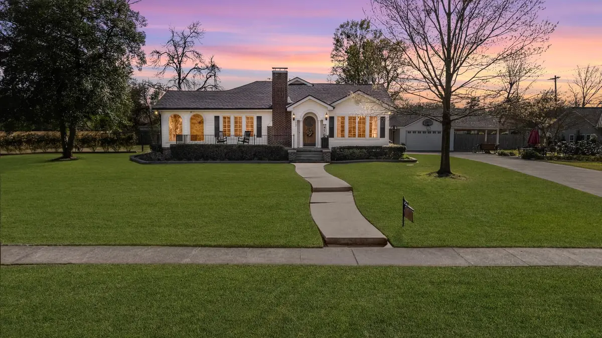 1208 Pine St, Kilgore, TX 75662 - #1