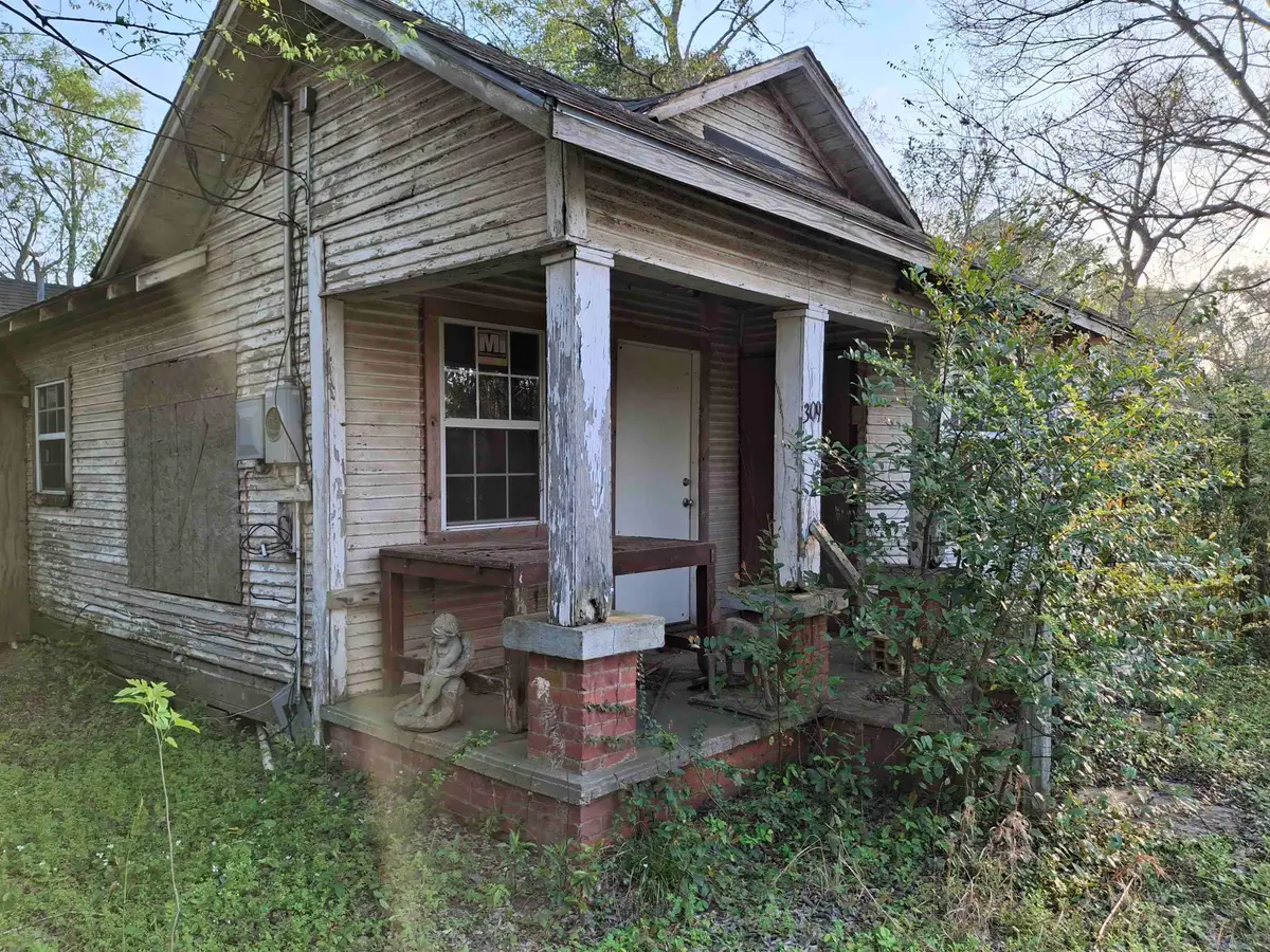 309 Overton, Henderson, TX 75652 - #1