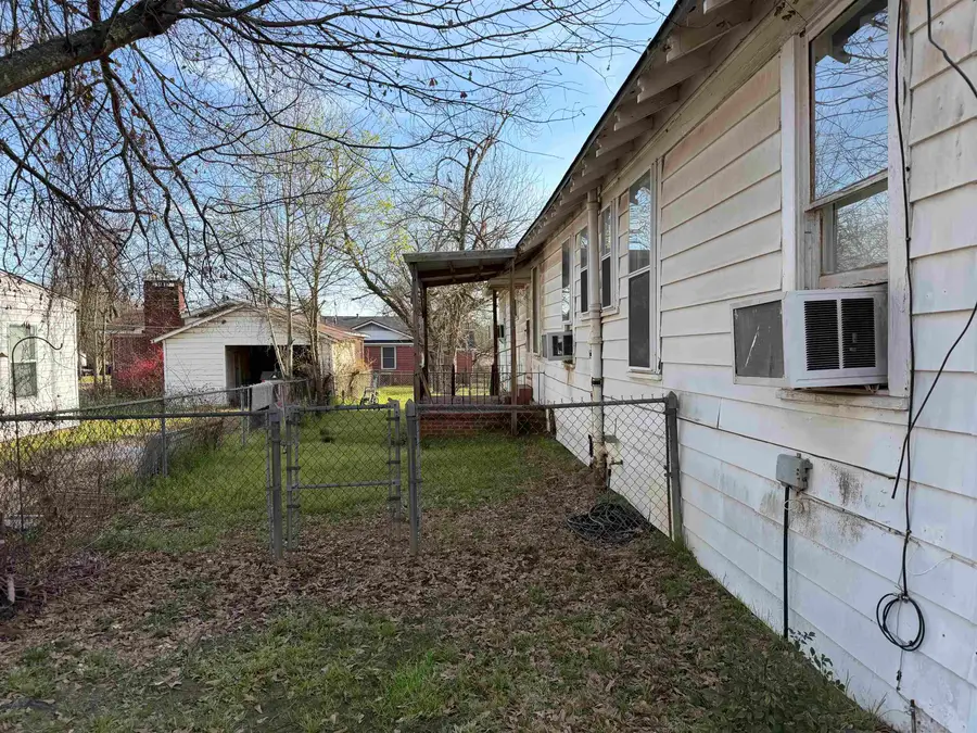 1102 Nathan Street, Marshall, TX 75670 - #2