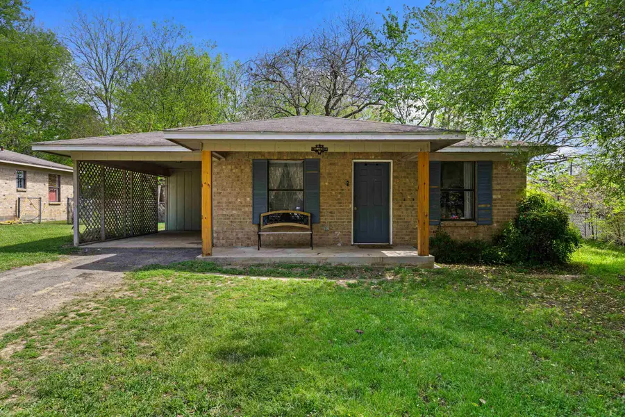 308 N Taylor St., Gladewater, TX 75647 - #2