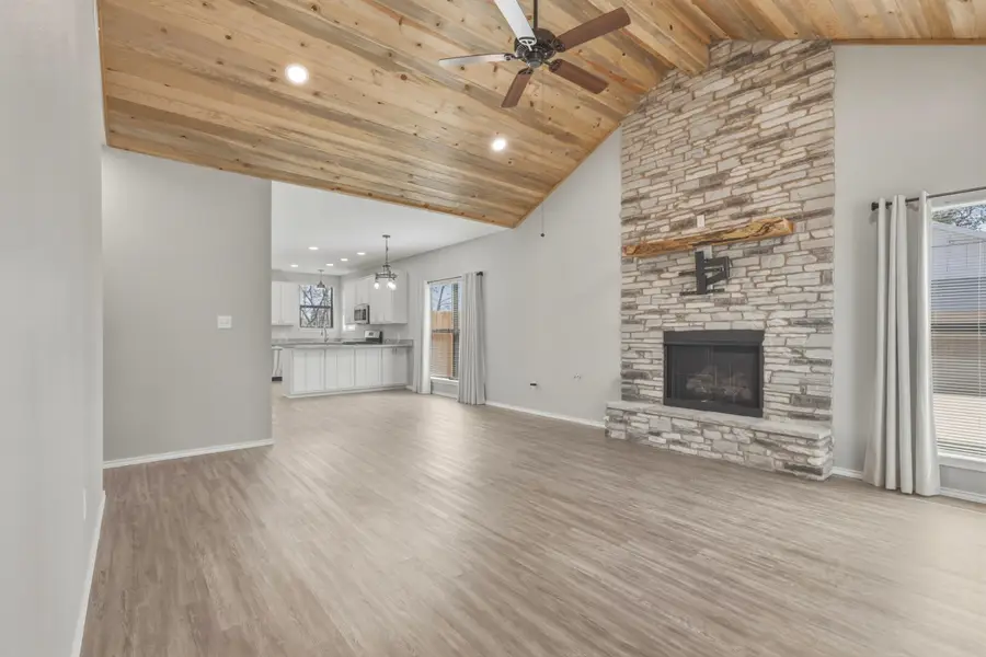 711 Leftwich St, Mount Vernon, TX 75457 - #2