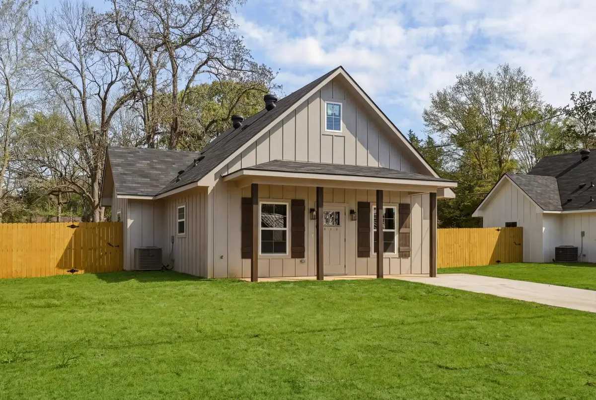 2656 Hendricks St, Gladewater, TX 75647 - #1