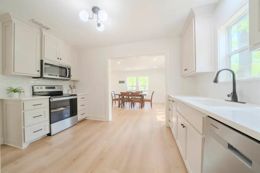 230 Parkwood Street, Kilgore, TX 75662 - #2