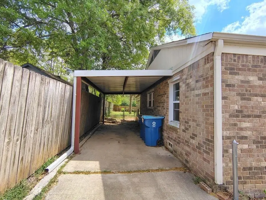 600 Thompson St, Kilgore, TX 75662 - #3