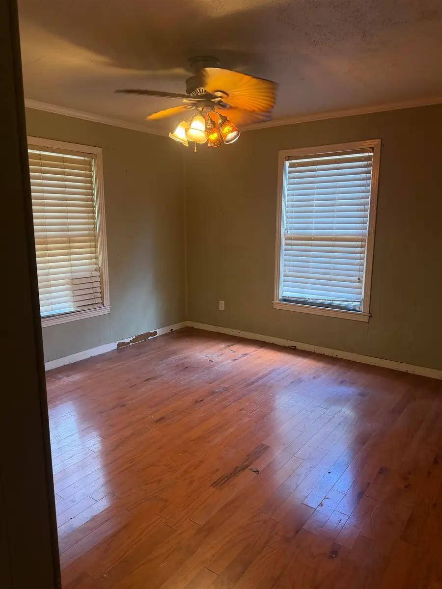 1407 Valley Dr., Longview, TX 75601 - #3