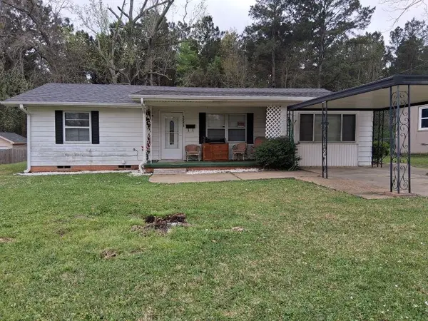 1211 Webb, Henderson, TX 75654