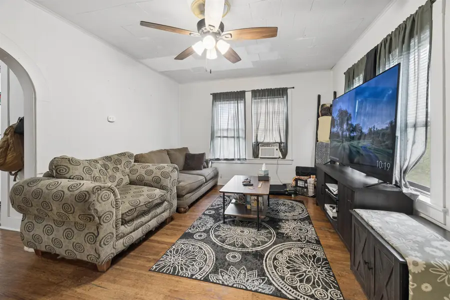 1010 Maple St, Kilgore, TX 75662 - #2