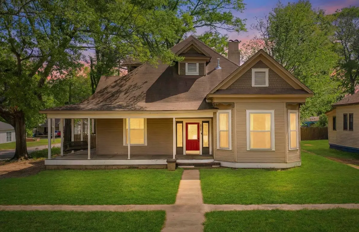 1306 E Fannin St., Marshall, TX 75670 - #1