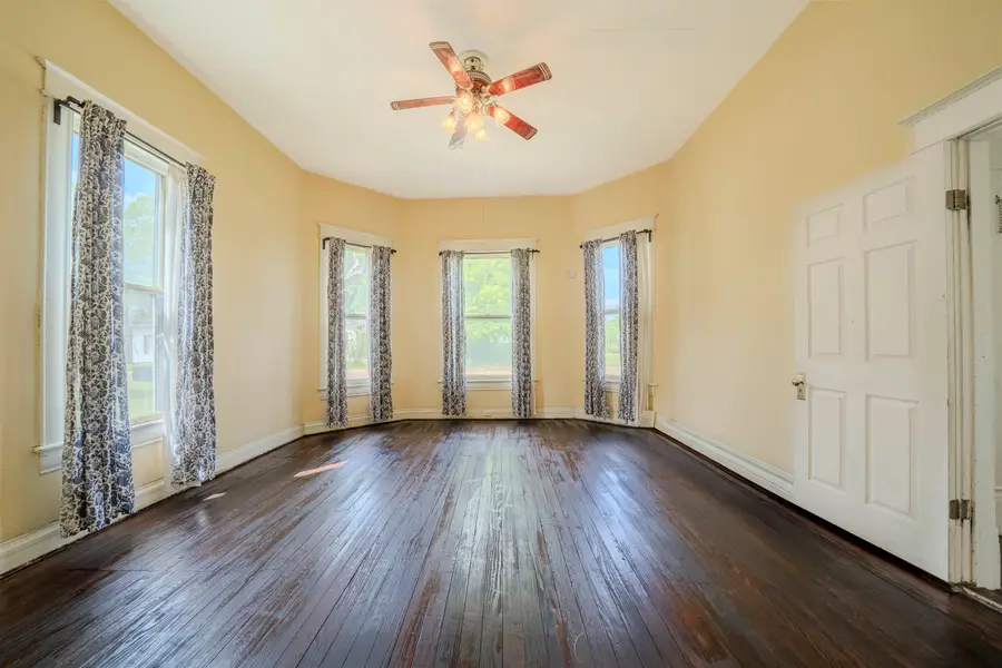 1306 E Fannin St., Marshall, TX 75670 - #3