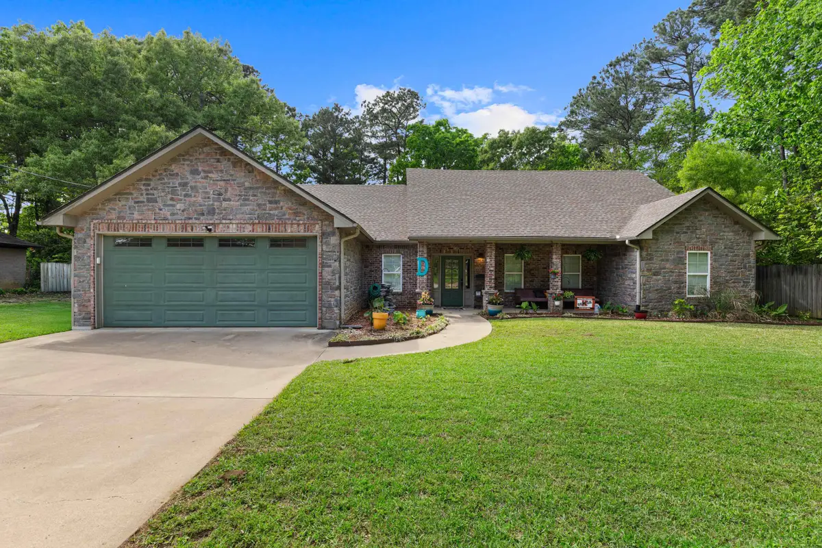 620 Town Oaks Cir, Kilgore, TX 75662 - #1